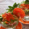 Salades de fruits pour l'anniversaire dans des verres
