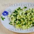 How to prepare fresh cabbage salad with cucumber