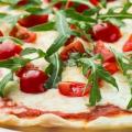 عجينة البيتزا - وصفات سريعة ولذيذة في المنزل