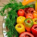 Najboljši recept za pripravo okusnih paprik polnjenih z zelenjavo Zelenjavno polnjene paprike.