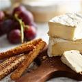كيف وماذا تأكل Camembert - نوع خاص من الجبن على طاولتك